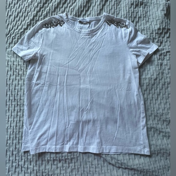 Zara Classic White Tee with Embellishments on the shoulders. - Picture 5 of 9